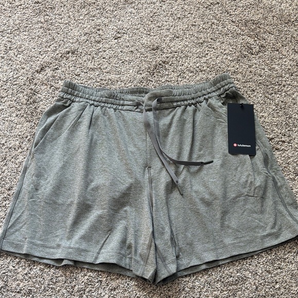 Lululemon Soft Jersey Short 5” size XL NWT - Picture 1 of 5